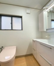 大阪市城東区今福東、中古一戸建ての洗面画像です