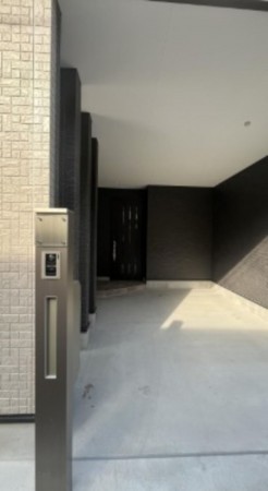 大阪市生野区鶴橋、新築一戸建ての駐車場画像です