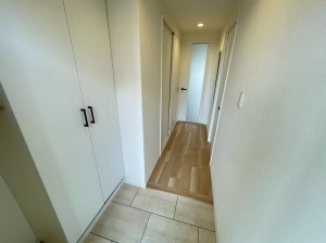 大阪市城東区鴫野西、マンションの玄関画像です