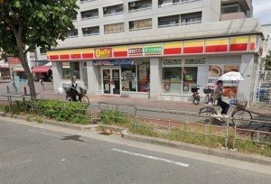 大阪市城東区鴫野西、マンションのコンビニ画像です