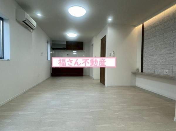 大阪市生野区桃谷、中古一戸建ての居間画像です