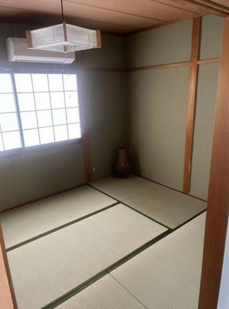 大阪市生野区中川西、中古一戸建ての寝室画像です