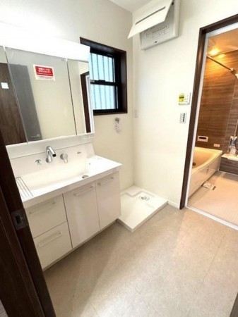 大阪市旭区清水、新築一戸建ての洗面画像です