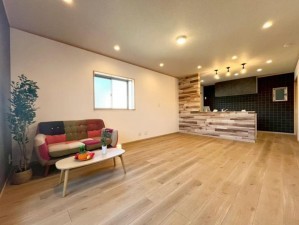 大阪市鶴見区横堤、中古一戸建ての居間画像です