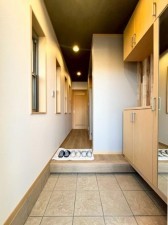 大阪市鶴見区横堤、中古一戸建ての玄関画像です