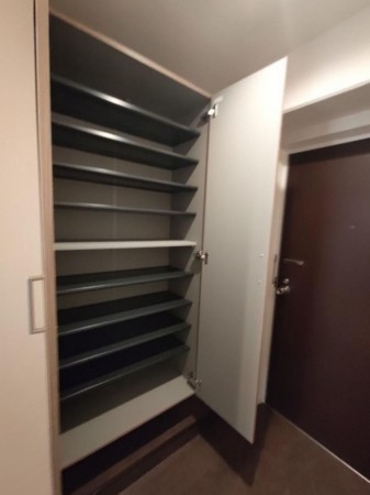 大阪市城東区関目、マンションの玄関画像です