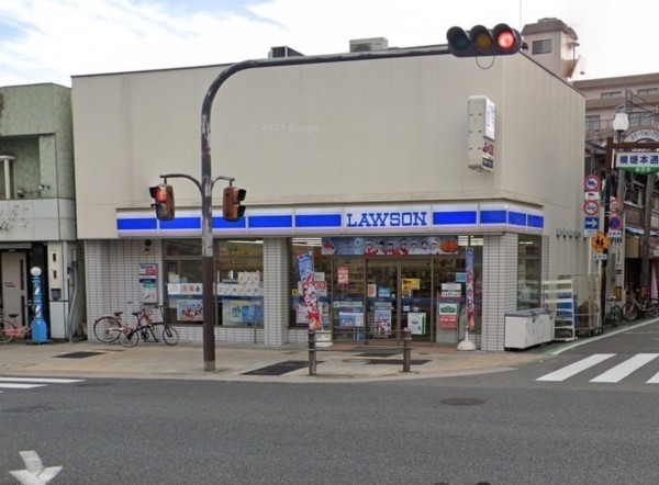 大阪市鶴見区横堤、マンションのコンビニ画像です