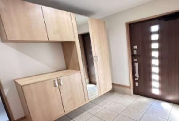 大阪市生野区生野西、中古一戸建ての玄関画像です