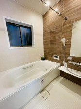 大阪市東成区大今里、中古一戸建ての風呂画像です