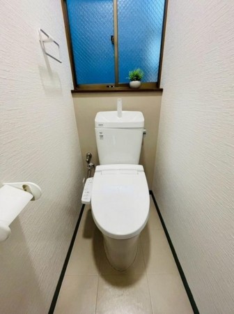 大阪市東成区大今里、中古一戸建てのトイレ画像です