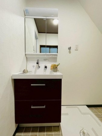 大阪市東成区大今里、中古一戸建ての洗面画像です