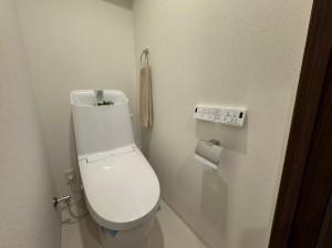 大阪市旭区高殿、マンションのトイレ画像です