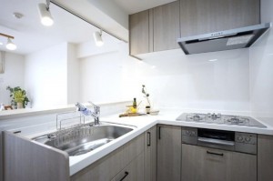 大阪市城東区中央、マンションのキッチン画像です