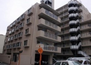 大阪市城東区中央、マンションの外観画像です