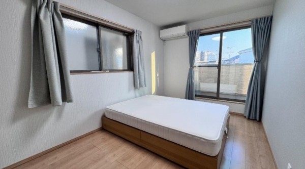 大阪市生野区生野西、中古一戸建ての寝室画像です