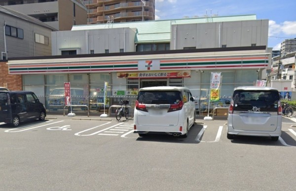 大阪市鶴見区鶴見、マンションのコンビニ画像です