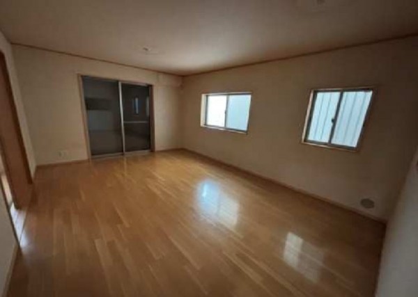 大阪市生野区新今里、中古一戸建ての寝室画像です