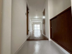 大阪市旭区大宮、マンションの玄関画像です