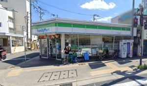 大阪市旭区大宮、マンションのコンビニ画像です