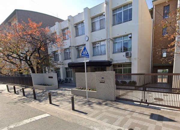 大阪市旭区大宮、マンションの中学校画像です