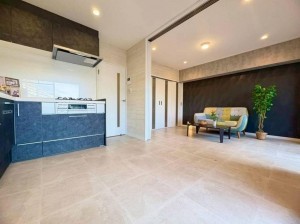 大阪市都島区友渕町、マンションの居間画像です