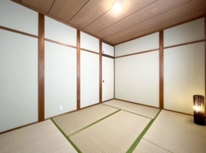 大阪市城東区東中浜、中古一戸建ての寝室画像です