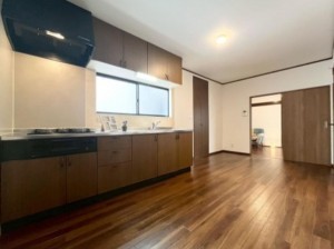 大阪市城東区東中浜、中古一戸建ての居間画像です