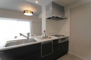 大阪市城東区関目、マンションのキッチン画像です