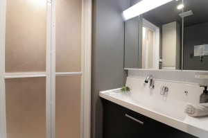 大阪市城東区関目、マンションの洗面画像です