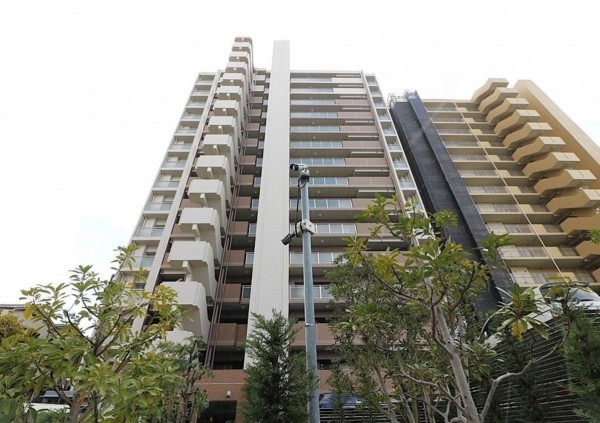 大阪市城東区関目、マンションの外観画像です