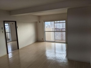 大阪市生野区新今里、マンションの居間画像です