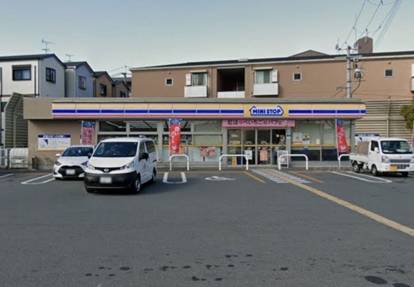 大阪市鶴見区諸口、中古一戸建てのコンビニ画像です