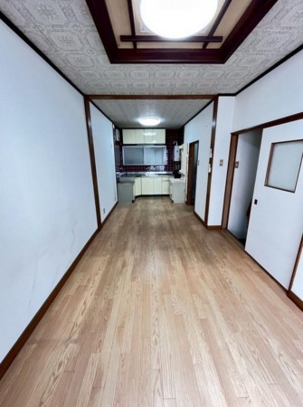 大阪市旭区清水、中古一戸建ての居間画像です