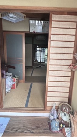 大阪市西成区玉出西、新築一戸建ての玄関画像です