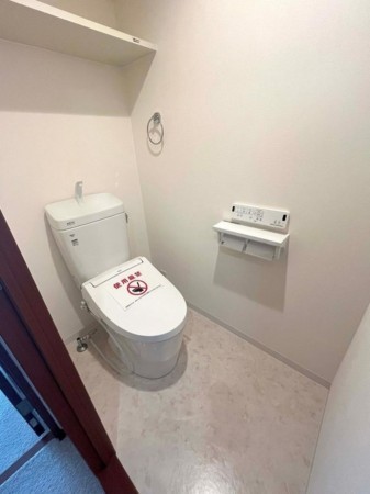 大阪市都島区友渕町、マンションのトイレ画像です