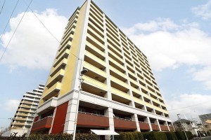 大阪市鶴見区鶴見、マンションの外観画像です