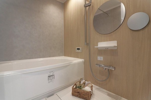 大阪市鶴見区鶴見、マンションの風呂画像です