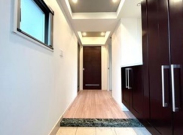 大阪市、マンションの玄関画像です