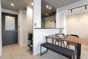 大阪市城東区諏訪、マンションの居間画像です