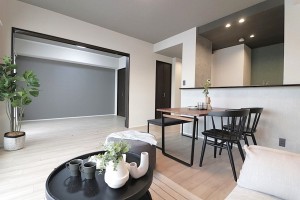 大阪市城東区諏訪、マンションの居間画像です