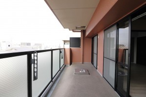大阪市城東区諏訪、マンションのバルコニー画像です