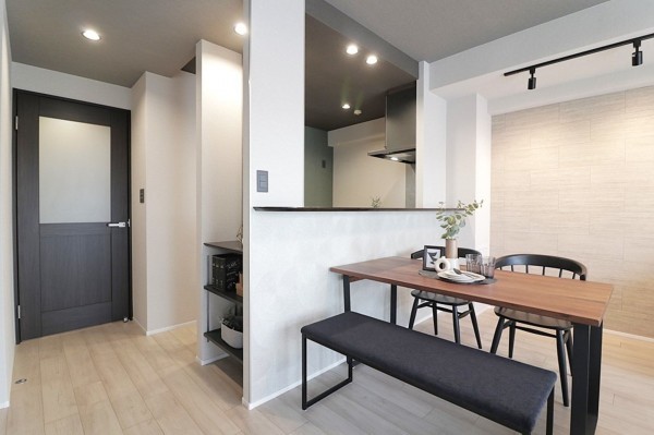 大阪市城東区諏訪、マンションの居間画像です