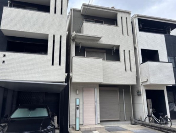 大阪市生野区巽中、中古一戸建ての外観画像です