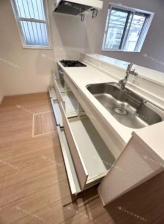 大阪市生野区舎利寺、中古一戸建てのキッチン画像です