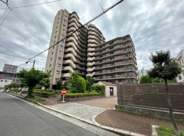 大阪市城東区今福東、マンションの外観画像です