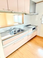 大阪市旭区新森、中古一戸建てのキッチン画像です