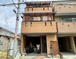 大阪市生野区小路東、中古一戸建ての外観画像です