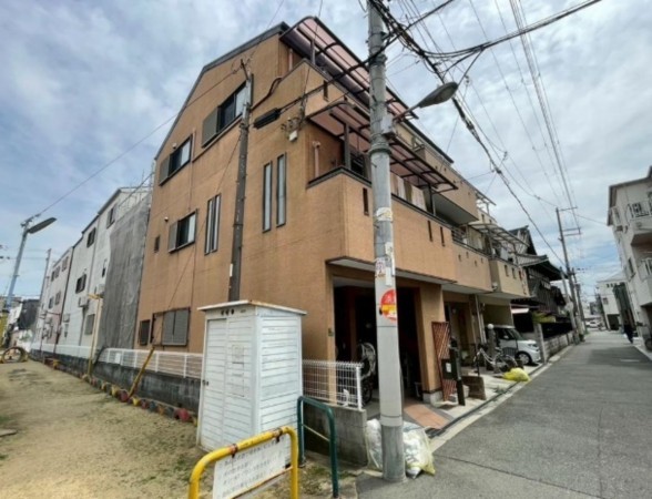 大阪市生野区小路東、中古一戸建ての外観画像です