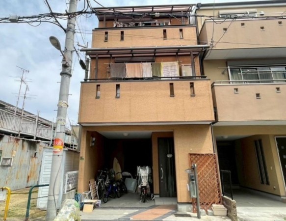 大阪市生野区小路東、中古一戸建ての外観画像です