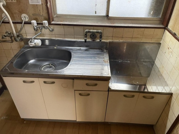 大阪市生野区巽南、中古一戸建てのキッチン画像です